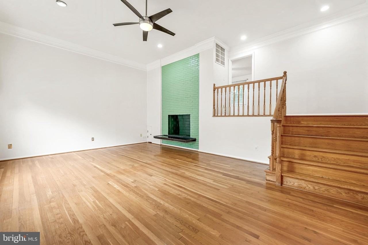 6711 Doane Ave - Photo 3 of 37