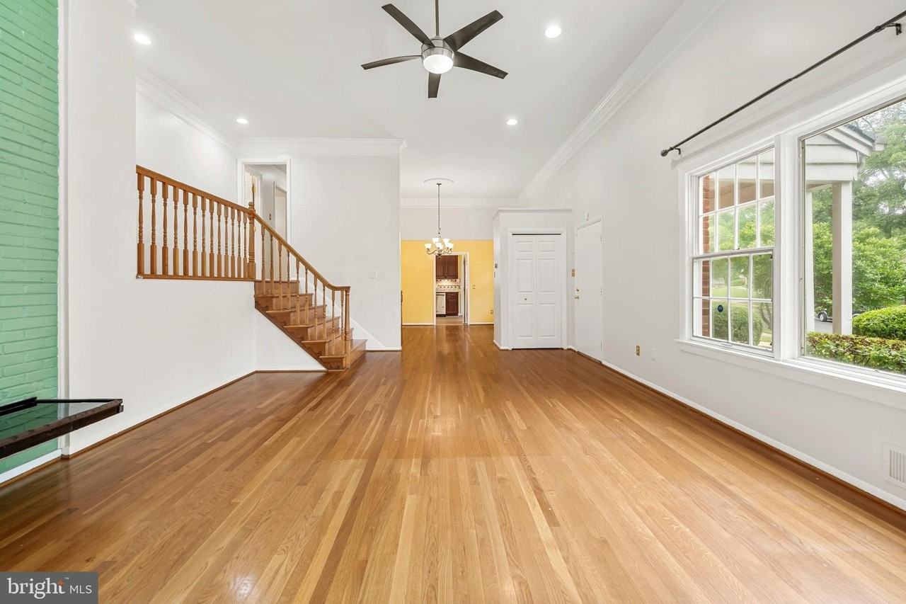6711 Doane Ave - Photo 5 of 37