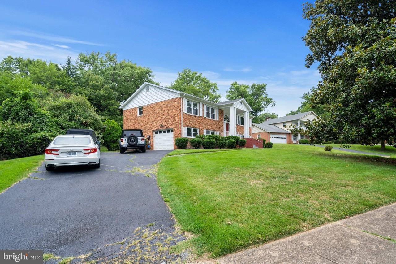 8020 Agin Ct - Photo 4 of 4