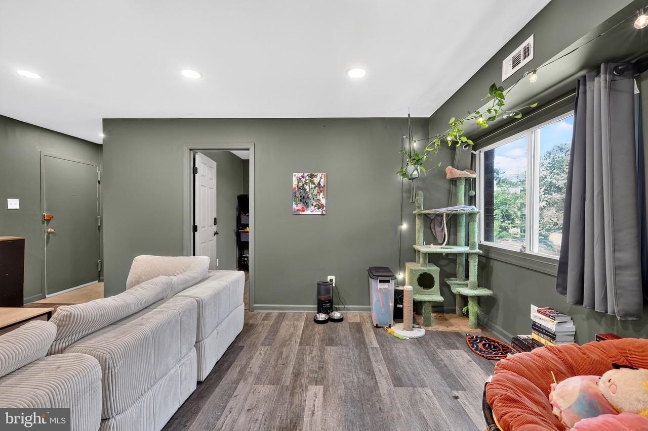 2914 Kings Chapel Rd #8 - Photo 4 of 18
