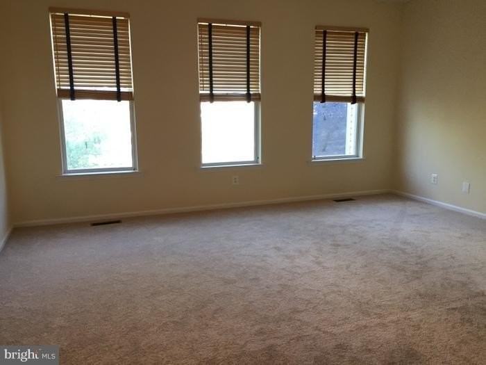 21511 Welby Ter - Photo 7 of 19