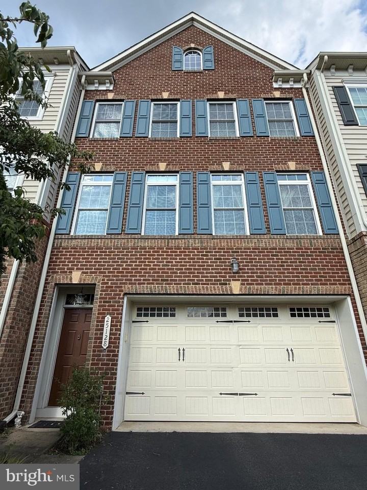 25128 Deerhurst Ter - Photo 2 of 39