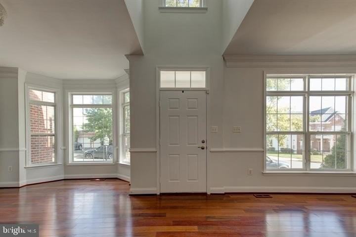 16521 Telescope Ln - Photo 4 of 48