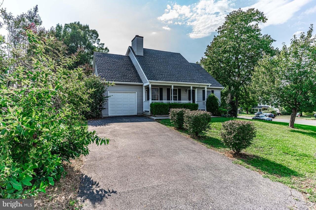 121 Nottingham Ct - Photo 2 of 50