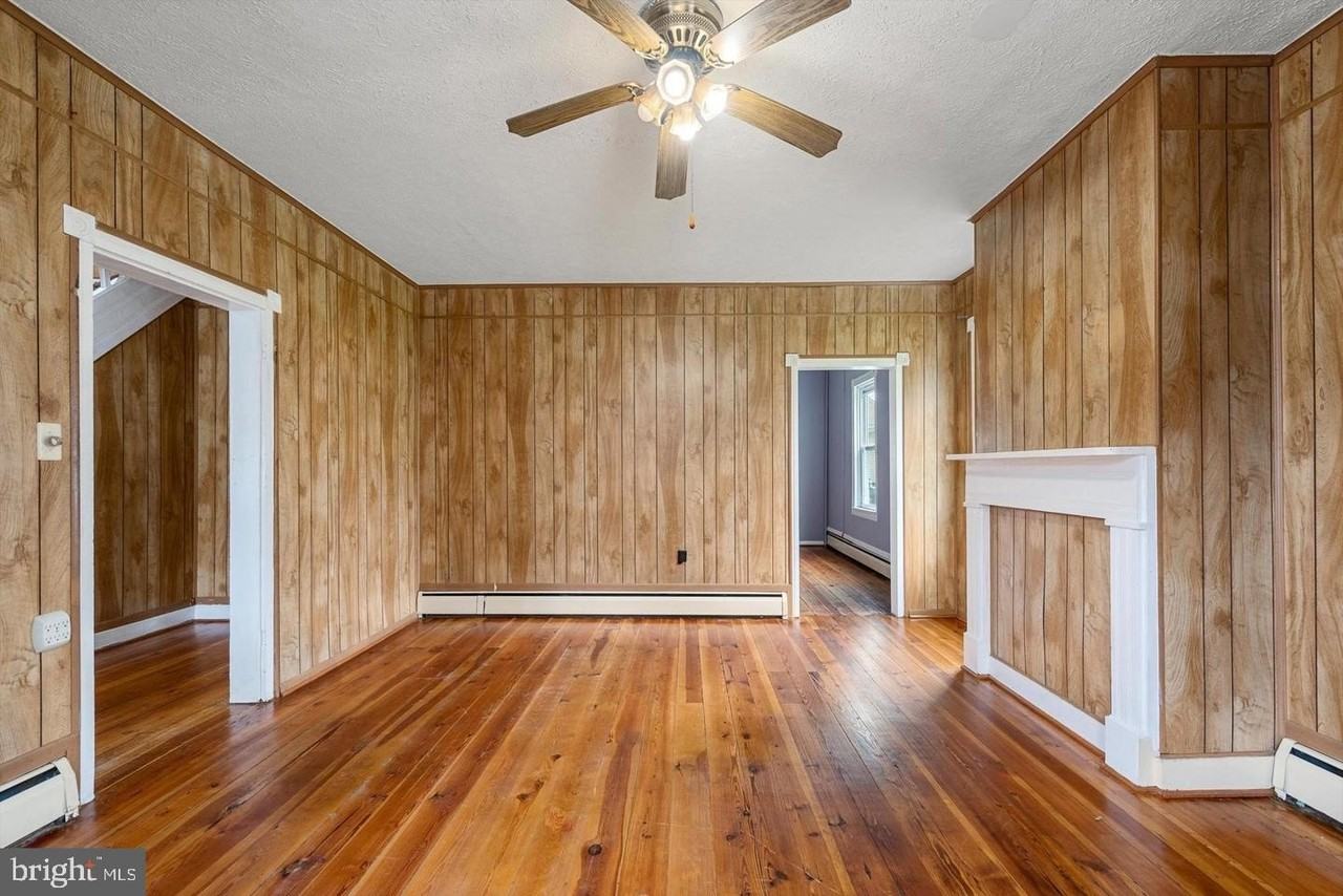 309 N Lawrence St - Photo 5 of 24