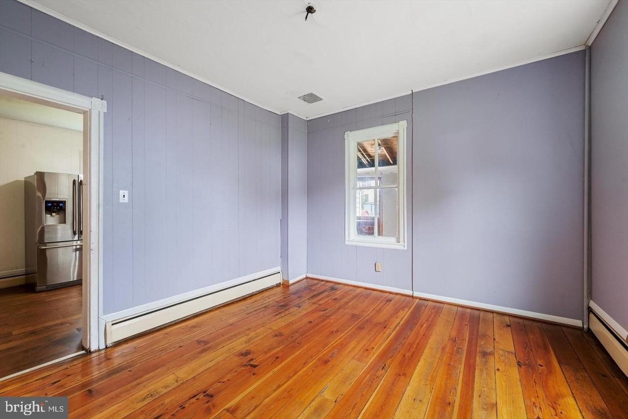 309 N Lawrence St - Photo 6 of 24