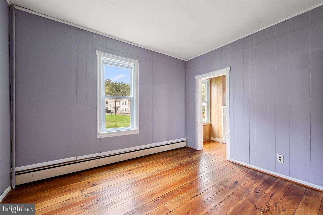 309 N Lawrence St - Photo 7 of 24