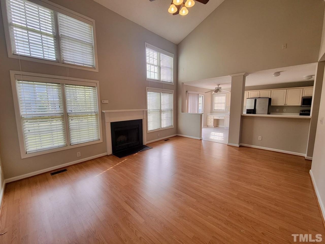 709 Cattail Cir - Photo 2 of 21