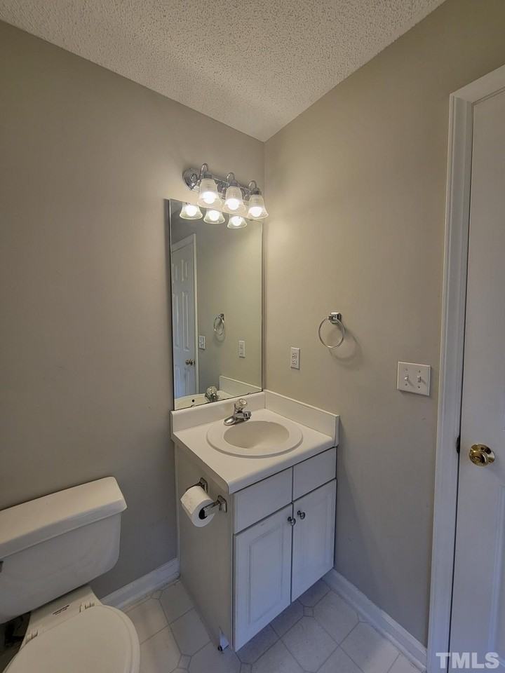 709 Cattail Cir - Photo 6 of 21