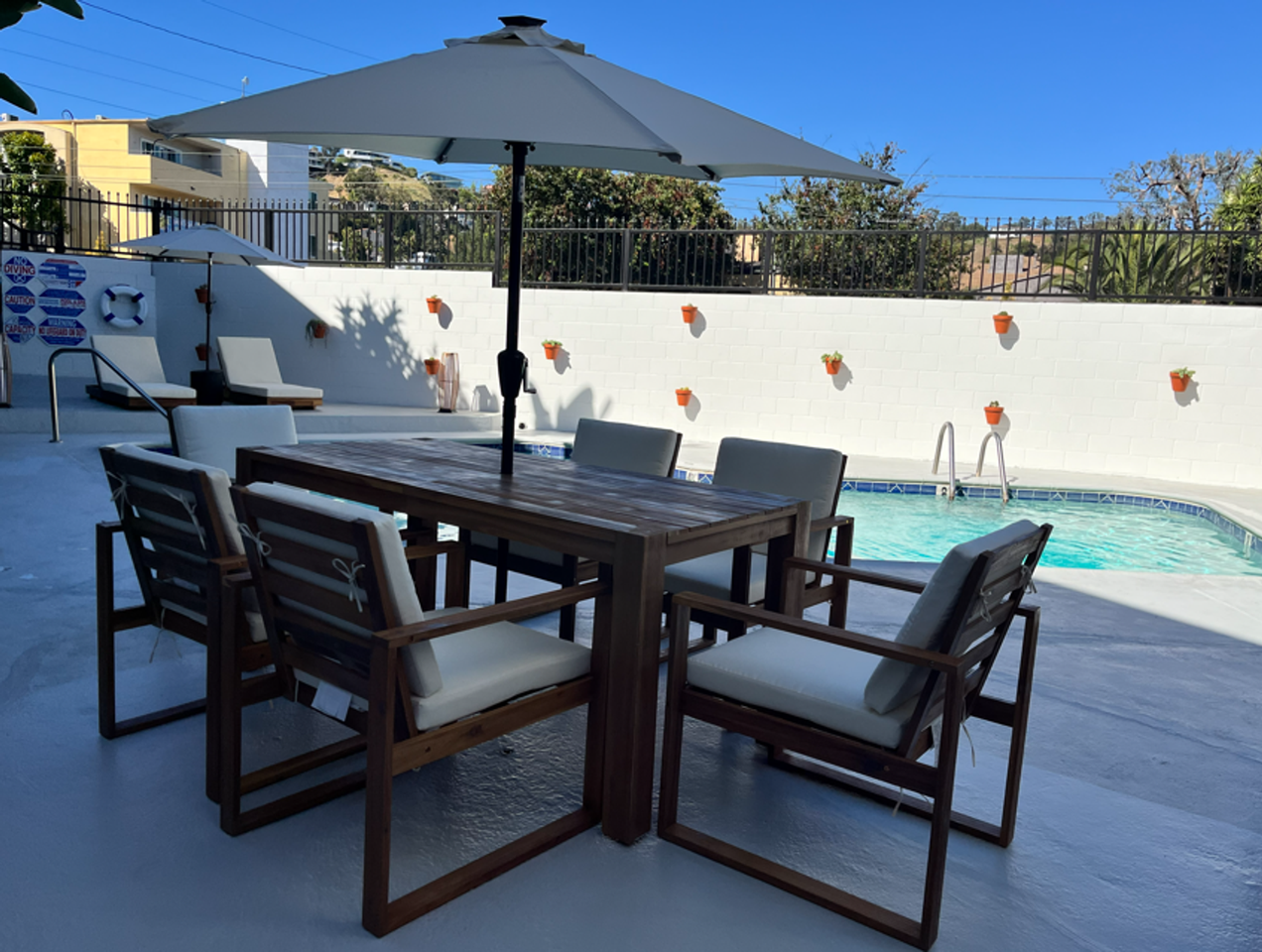 The Claire Manor Apts - Photo 5 of 7