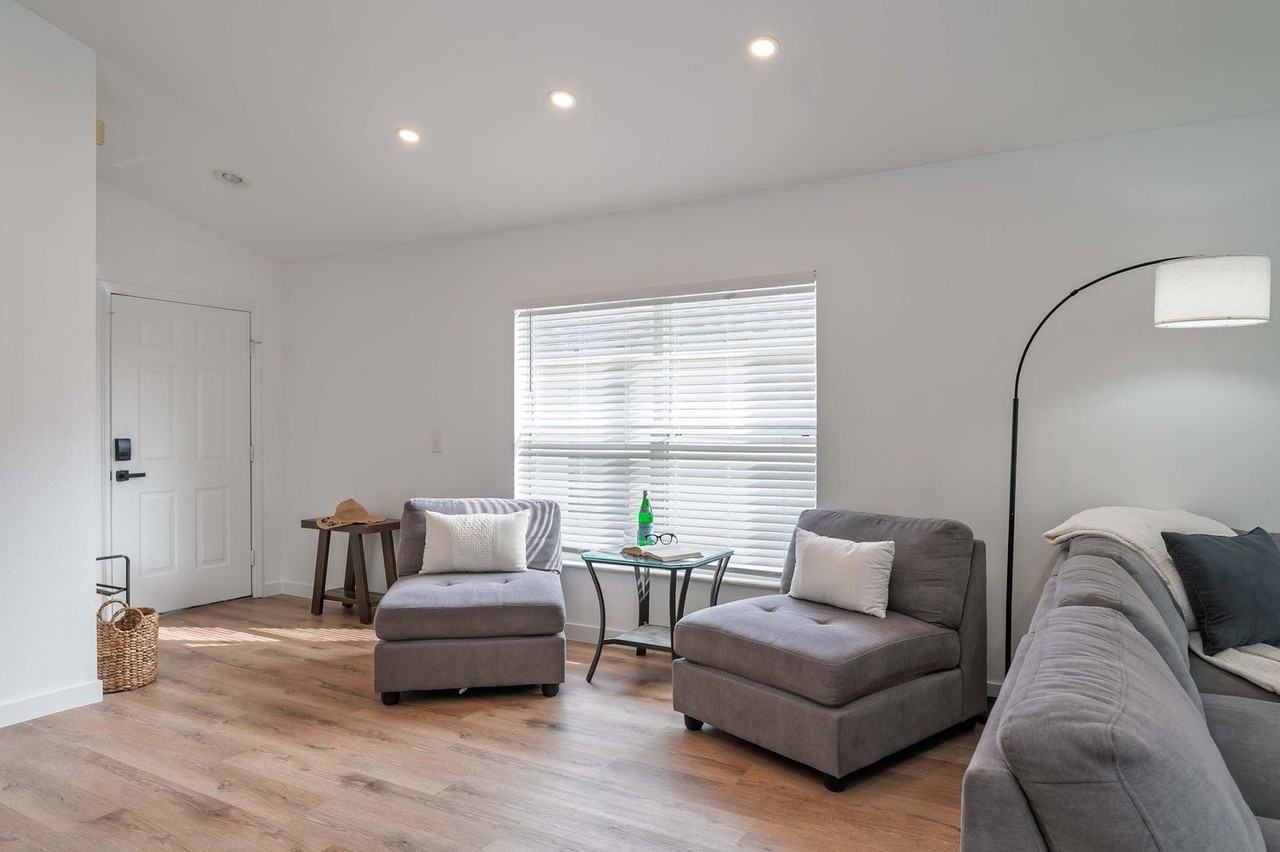 2604 Emerald Island Blvd #1580537P - Photo 4 of 50