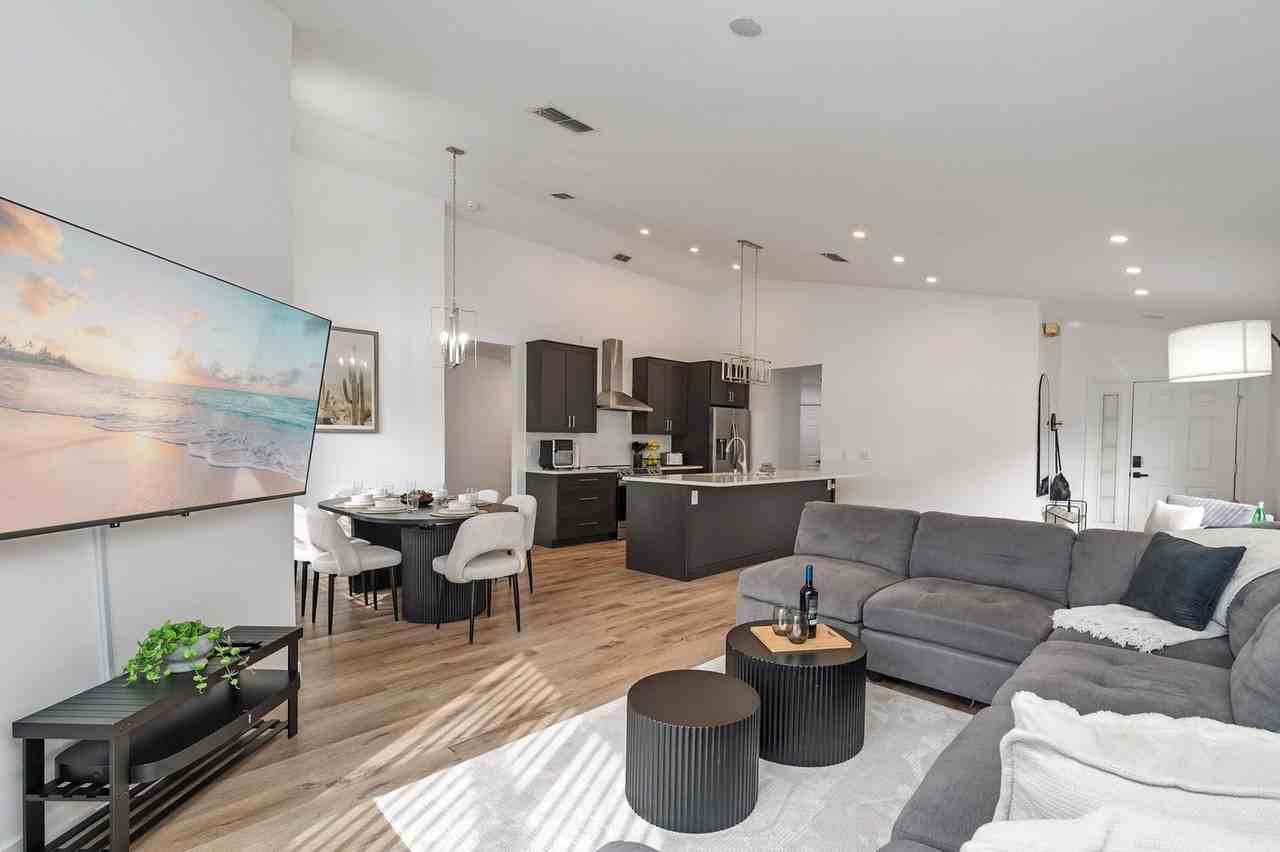 2604 Emerald Island Blvd #1580537P - Photo 5 of 50
