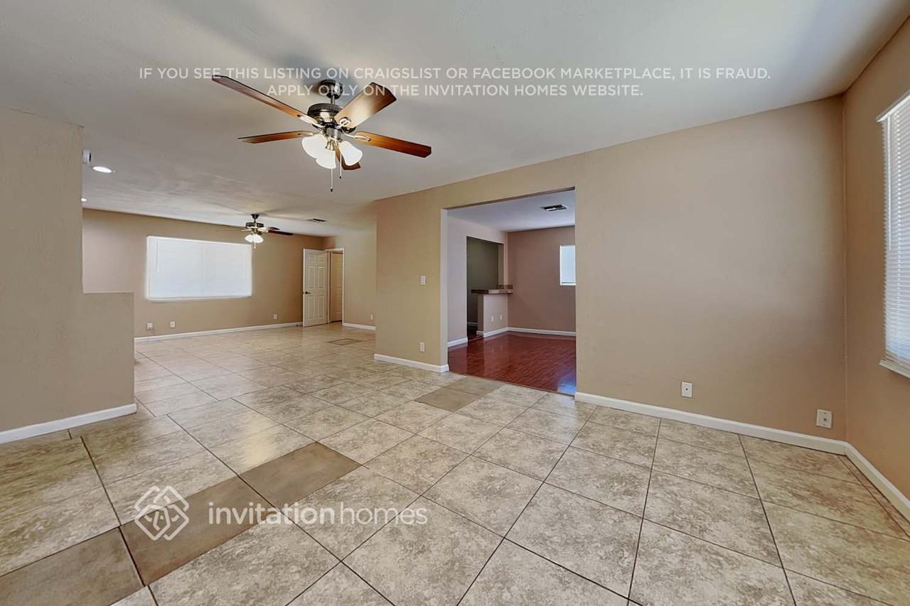 1819 W Oraibi Dr - Photo 3 of 18