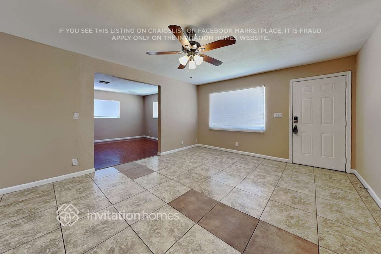 1819 W Oraibi Dr - Photo 4 of 18