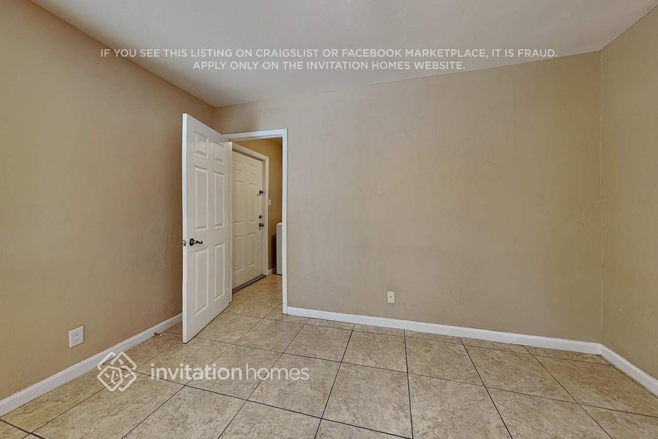 1819 W Oraibi Dr - Photo 5 of 18