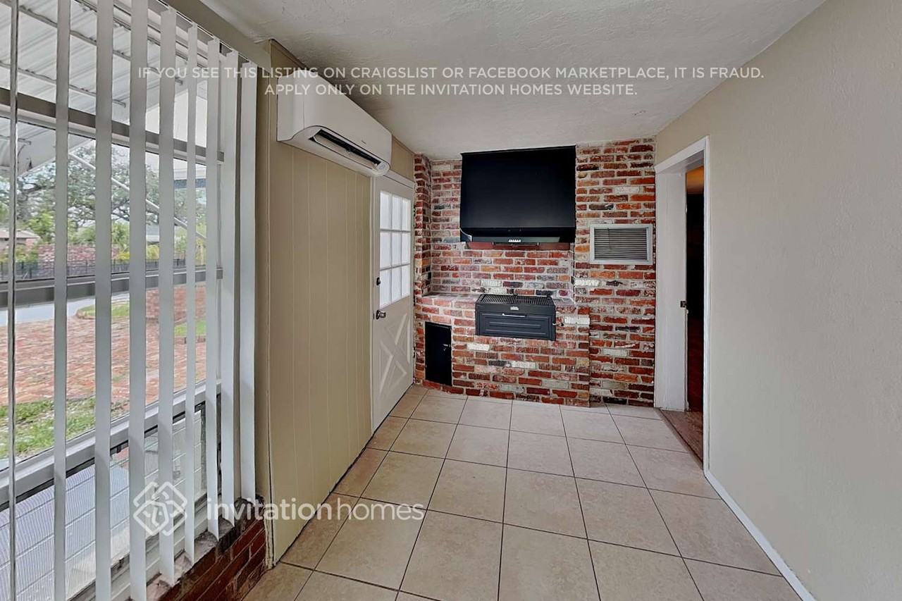 14298 Hetrick Cir S - Photo 7 of 19