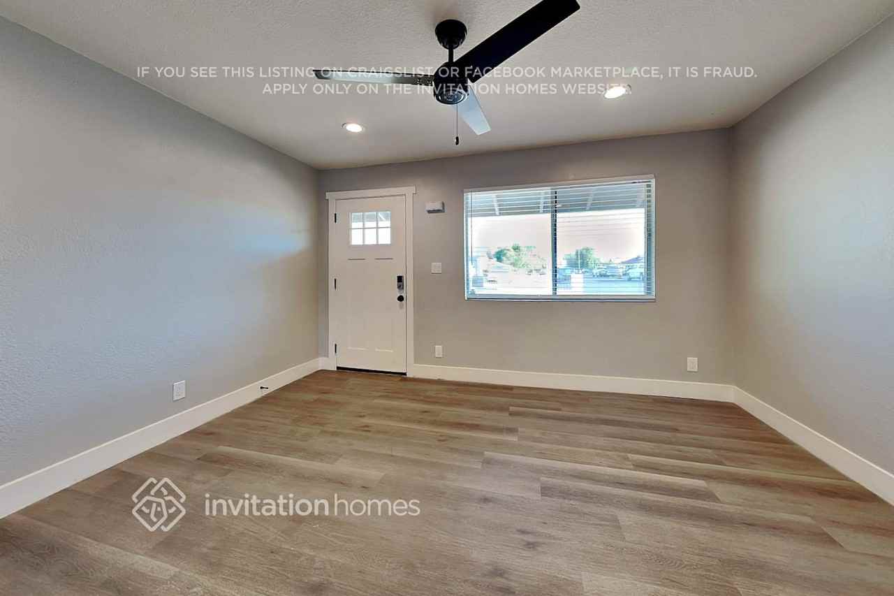 856 E 9th Ave - Photo 3 of 19