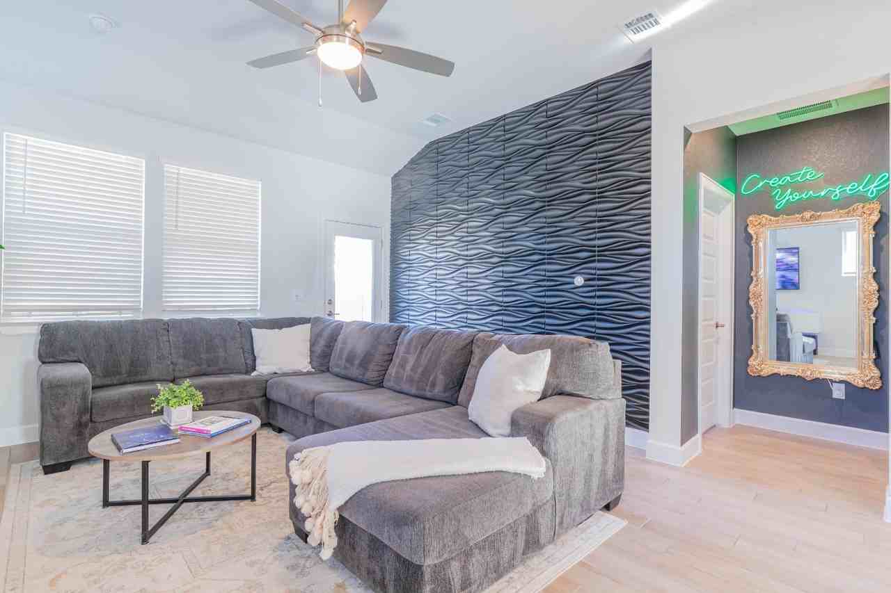8600 Cottage Rose Dr - Photo 6 of 20