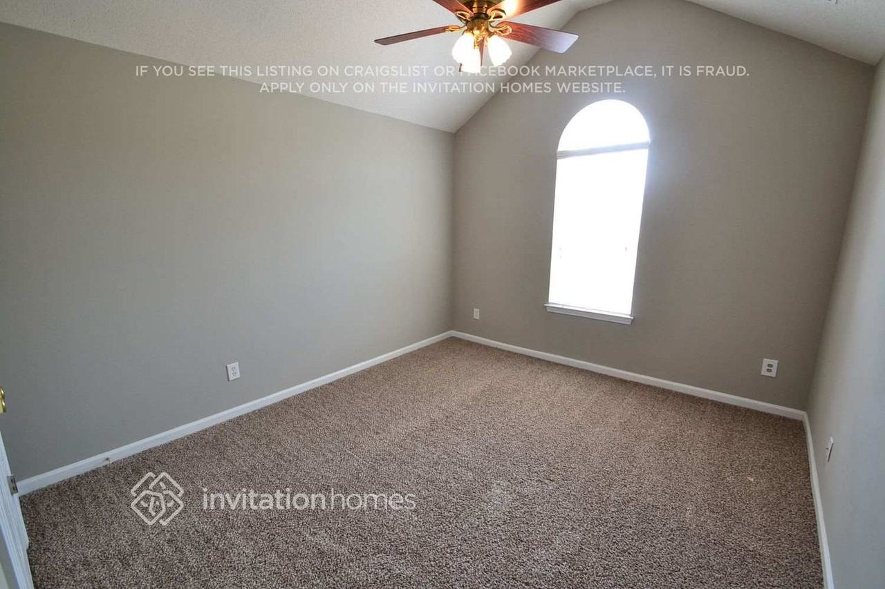 5725 Crystal Springs Way - Photo 3 of 5