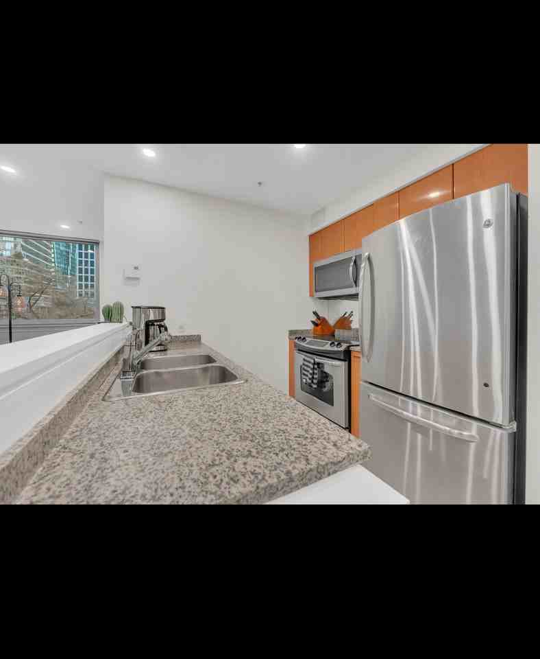 1200 West Georgia Street #304 - Photo 4 of 11