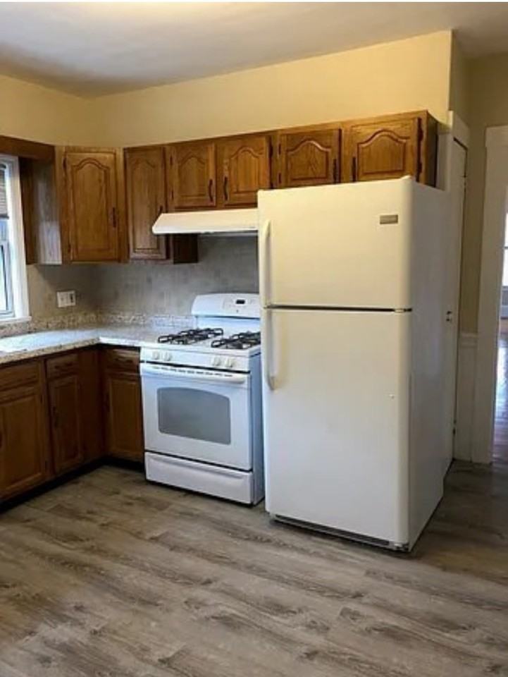 39 Olcott Street - Photo 3 of 16