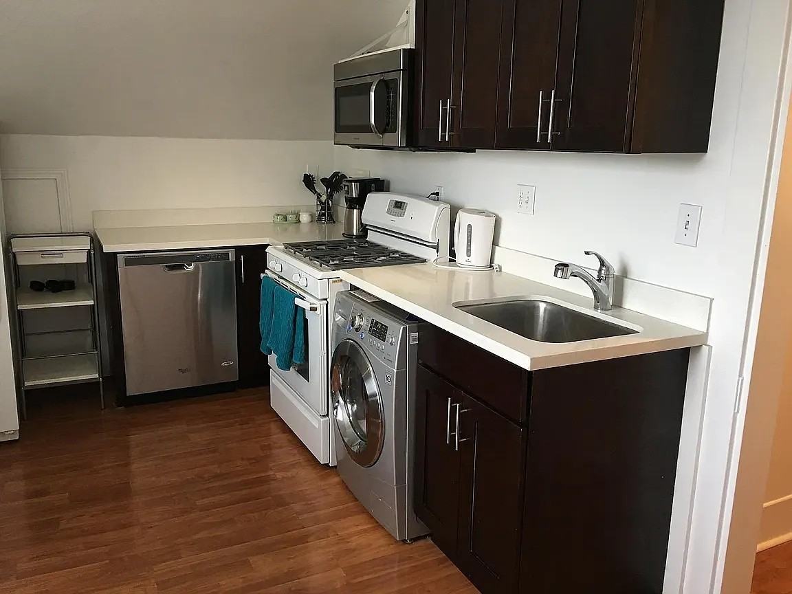 634 W Nickerson St #A - Photo 3 of 11