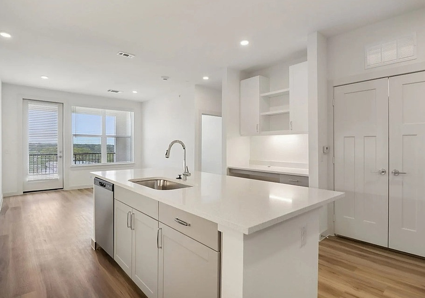 726 East 6th Street