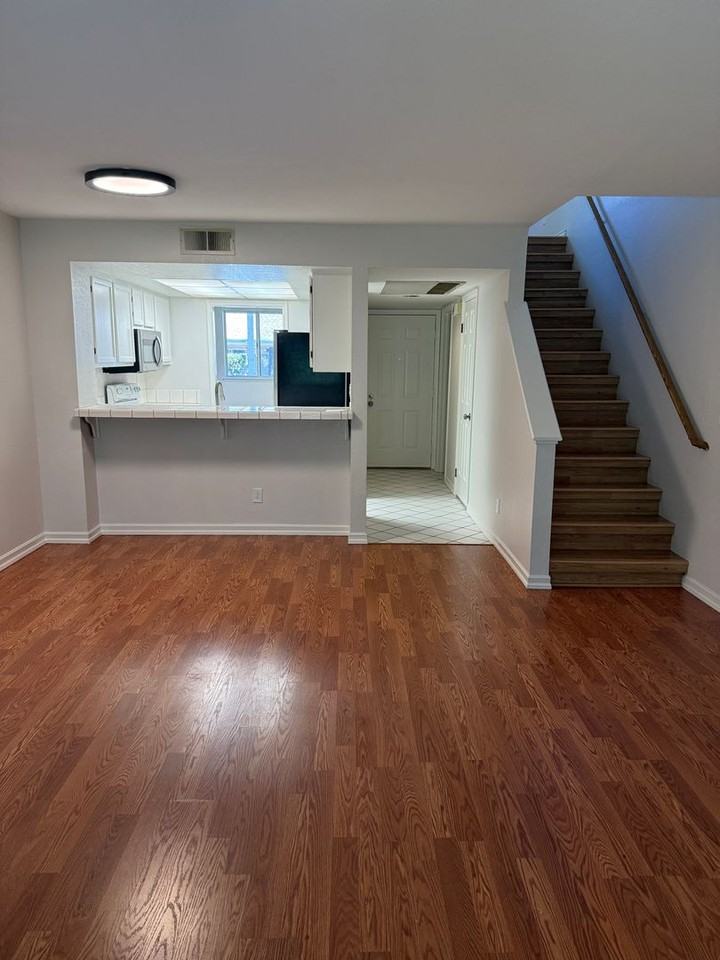 1078 Summerplace Dr - Photo 2 of 15