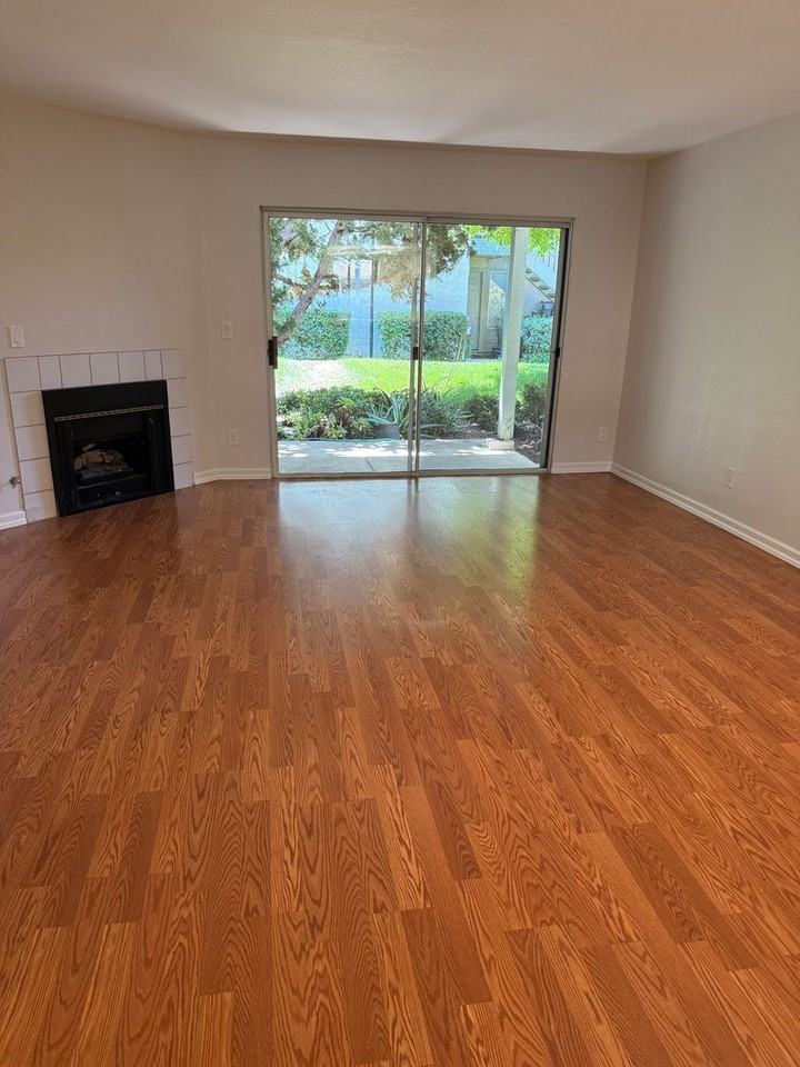 1078 Summerplace Dr - Photo 3 of 15