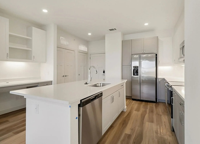 726 East 6th Street