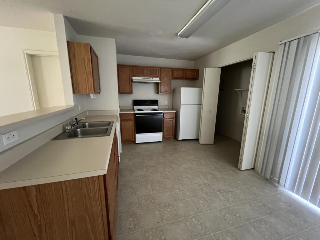 1612 Inca Dr Apt C - Photo 6 of 17