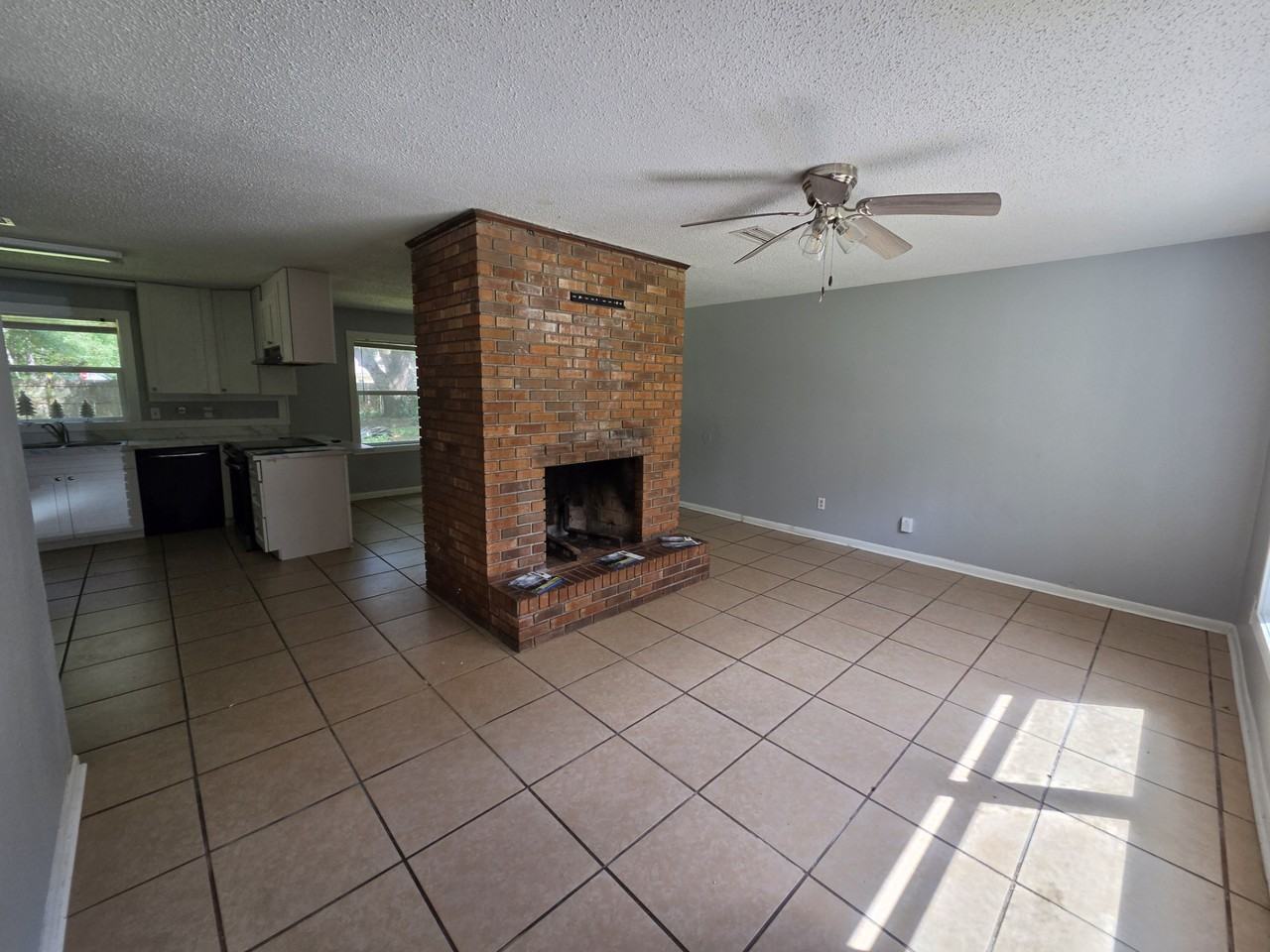 504 Matha Dr #1 - Photo 6 of 32