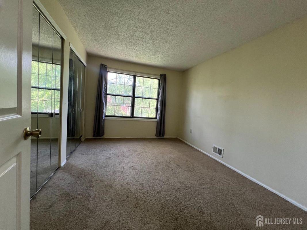 72 Joyner Ct - Photo 7 of 9