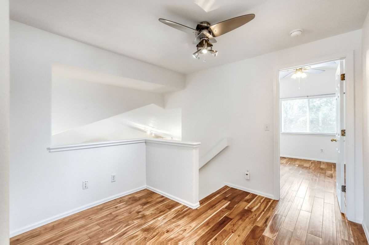 1633 Deerwood Dr - Photo 2 of 29