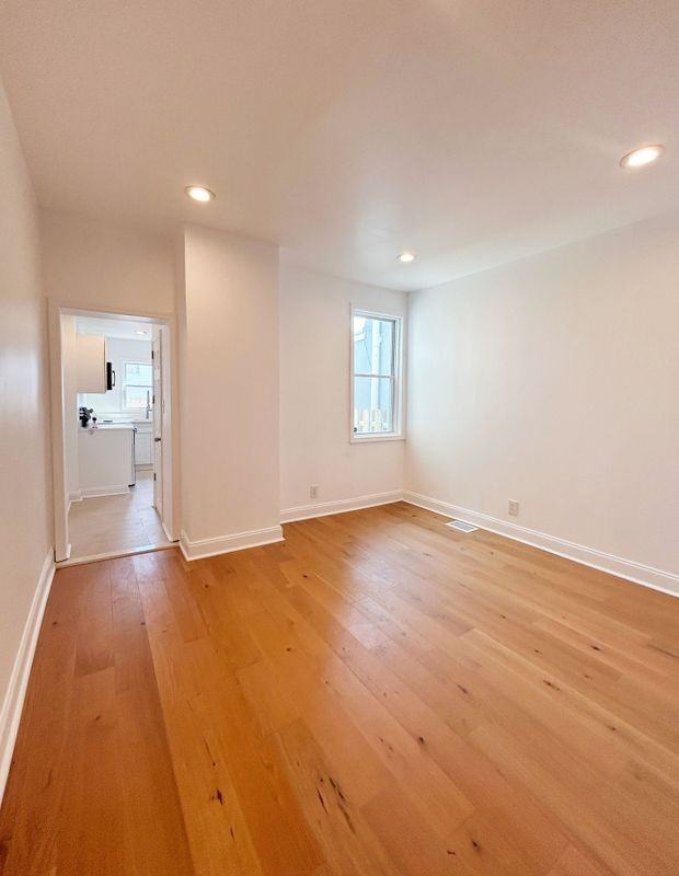 3047 Coral St - Photo 3 of 13
