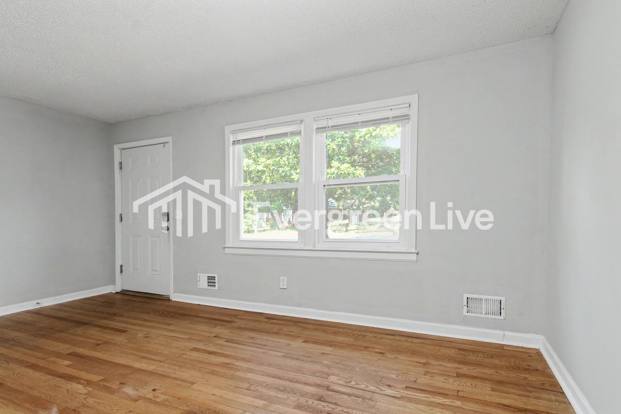 209 Weldwood Ct - Photo 2 of 13