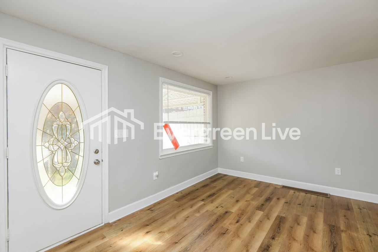 412 5th Ave - Photo 2 of 15