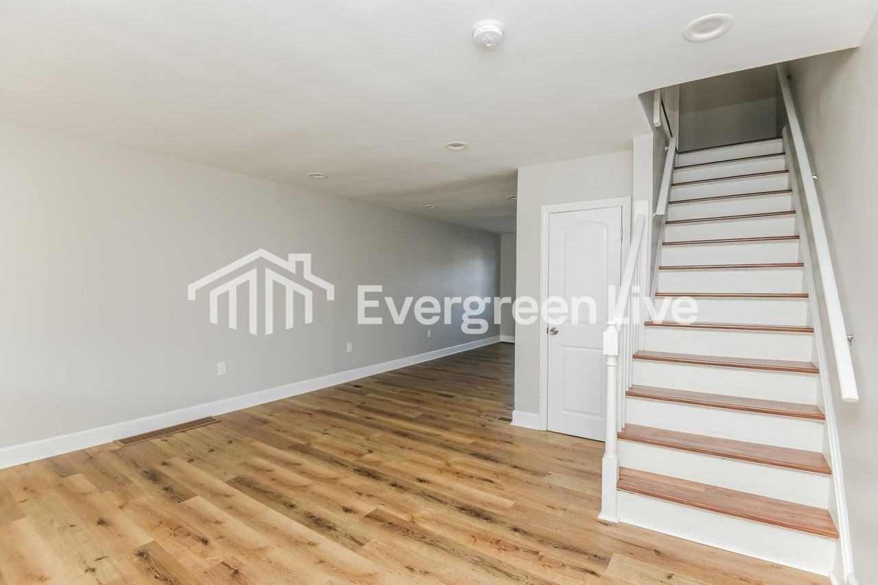 412 5th Ave - Photo 4 of 15