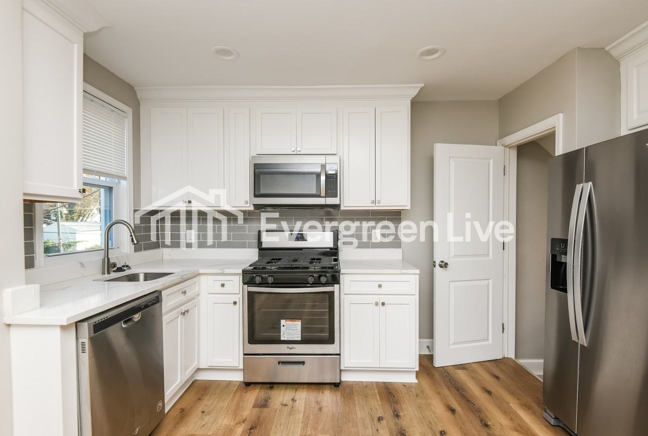 412 5th Ave - Photo 7 of 15