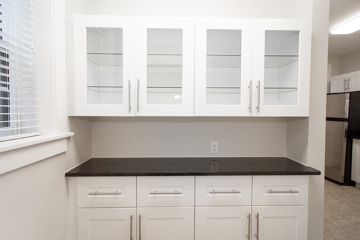883 Grosvenor Avenue - Photo 6 of 22