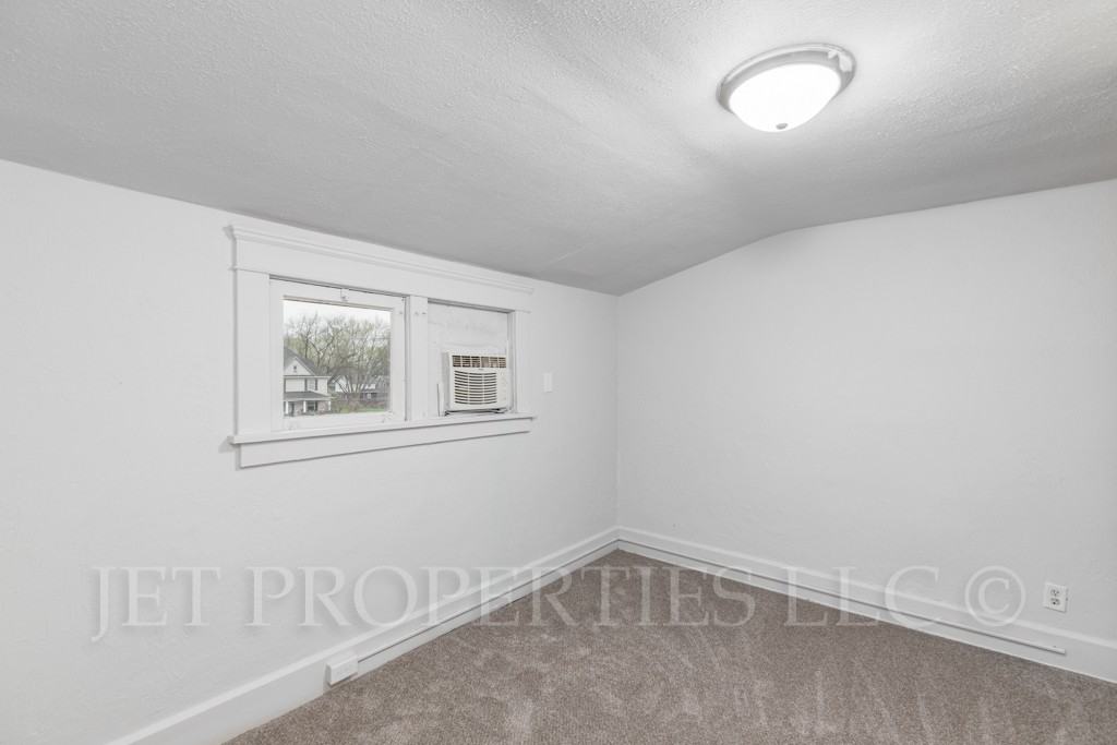 2248 2nd St Ne - Photo 3 of 16