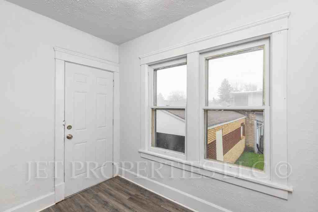 2248 2nd St Ne - Photo 4 of 16