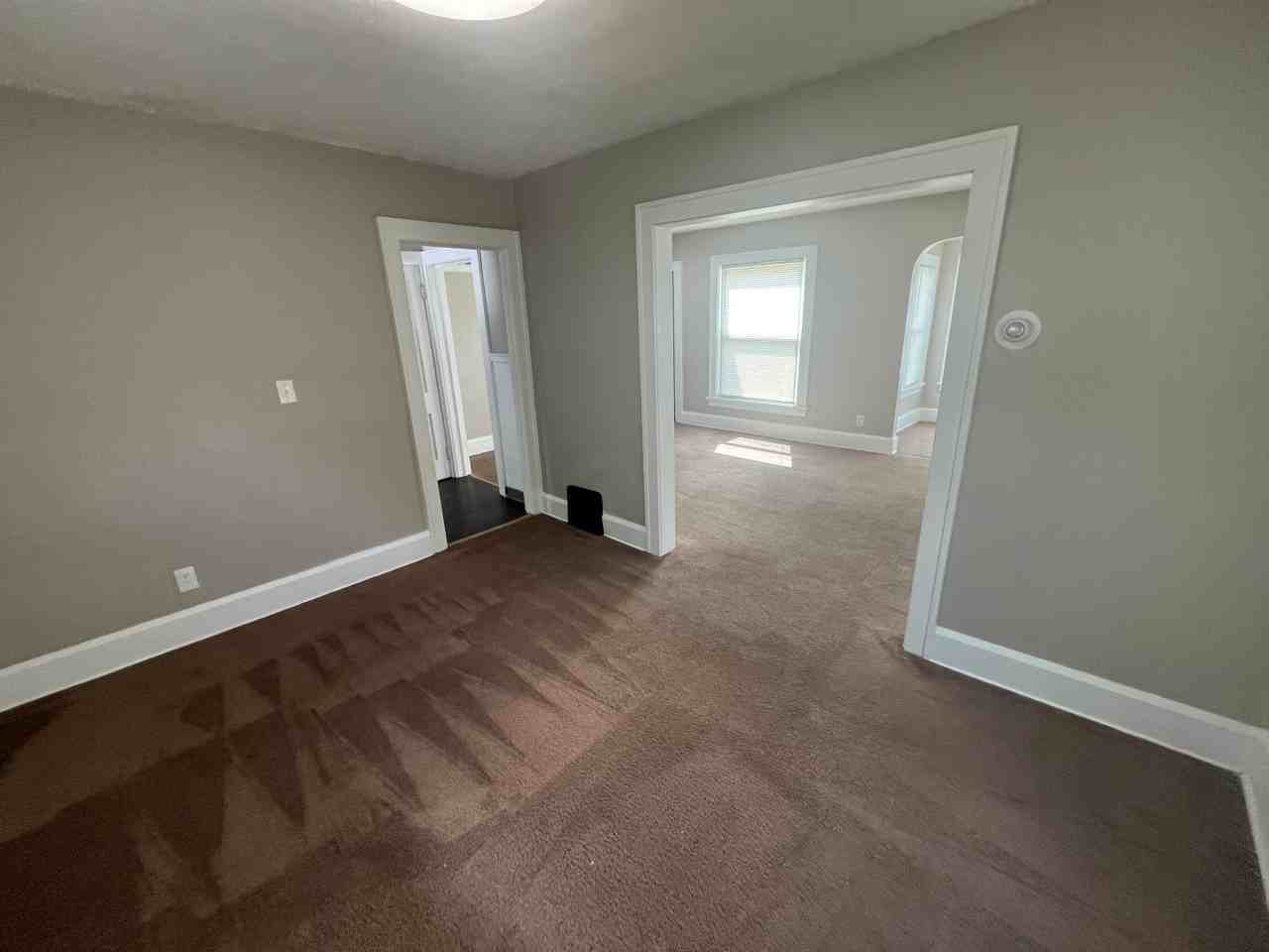 1126 Ardmore Ave Sw - Photo 4 of 18
