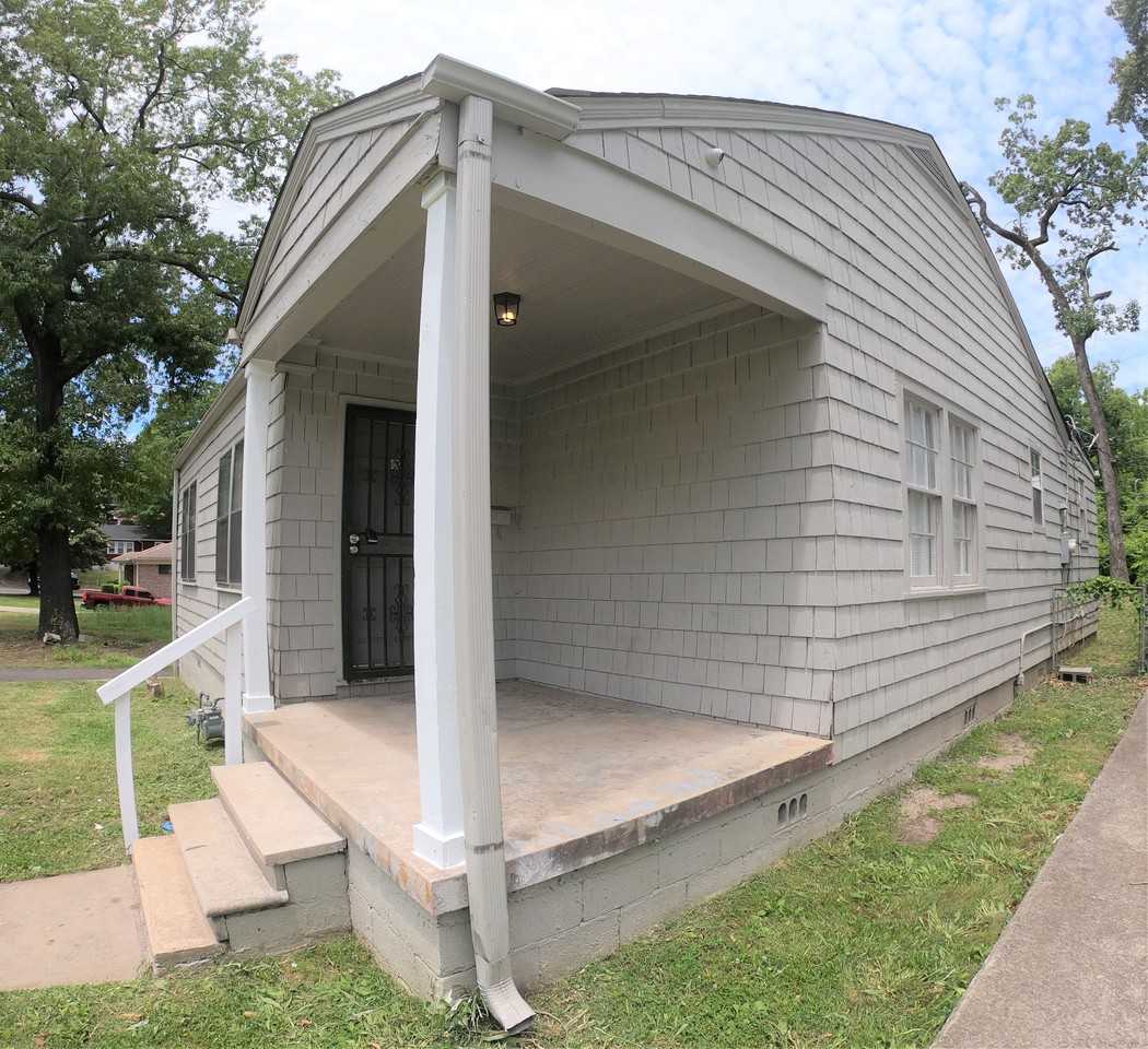 912 47th Street Ensley #912 - Photo 2 of 16