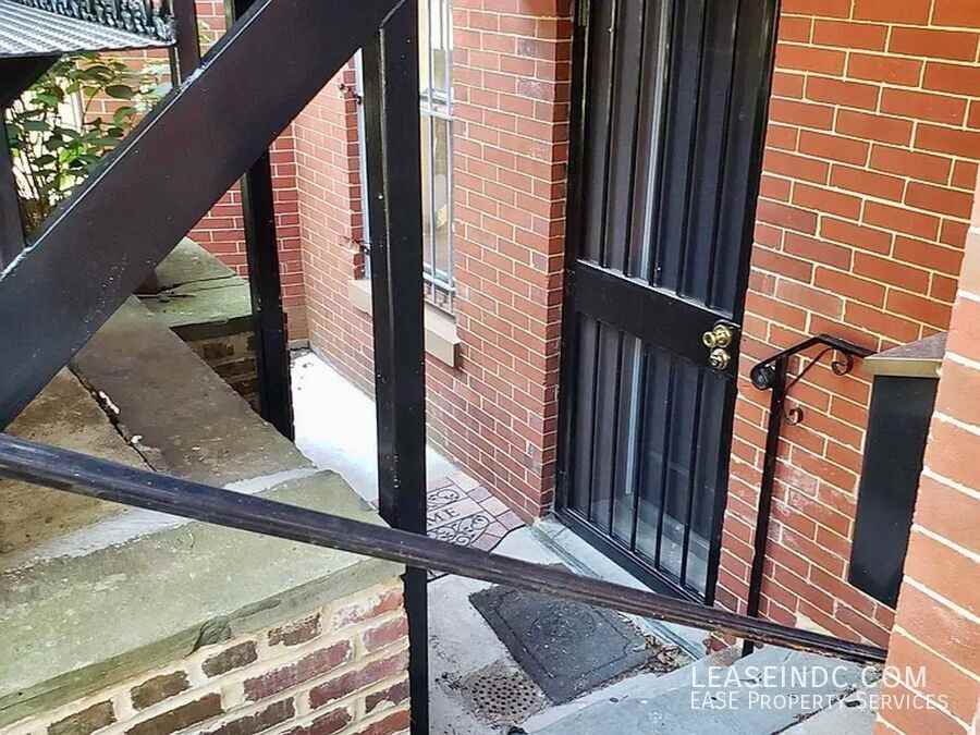 1000 N St Nw #B - Photo 3 of 27