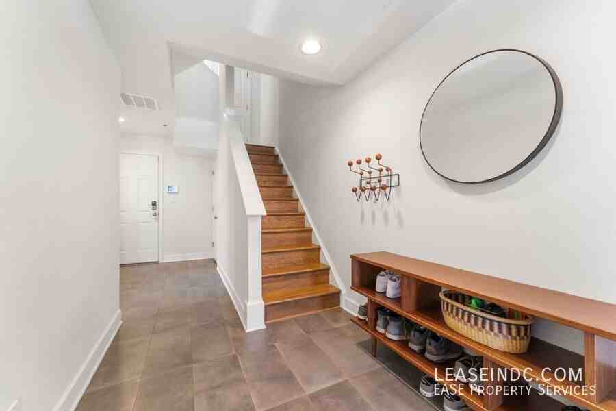 2100 12th St Nw - Photo 4 of 37