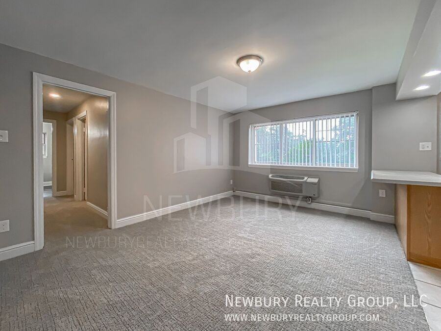 319 San Juan Dr #4 - Photo 2 of 21