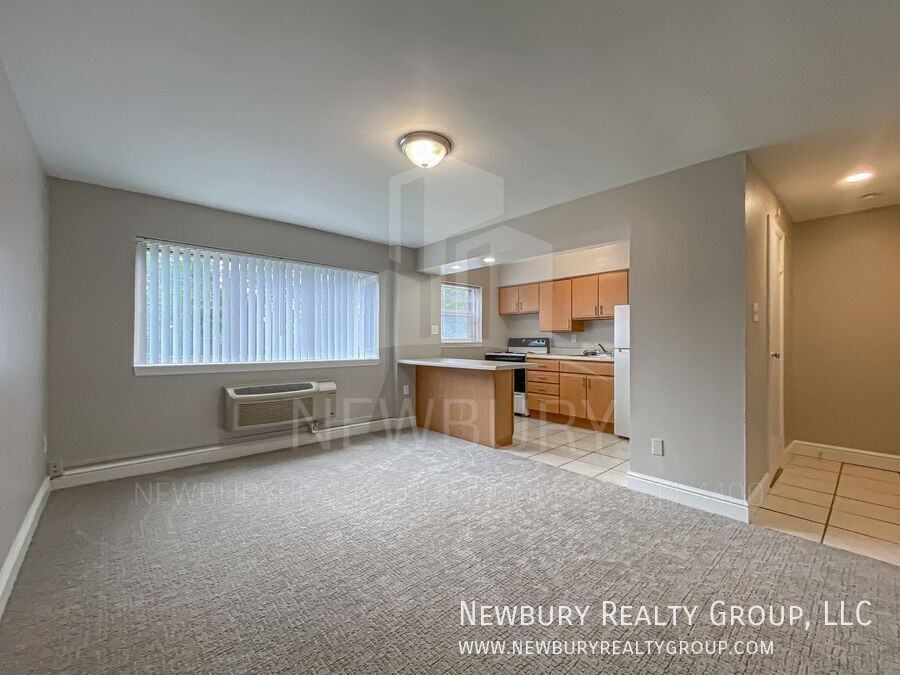 319 San Juan Dr #4 - Photo 4 of 21