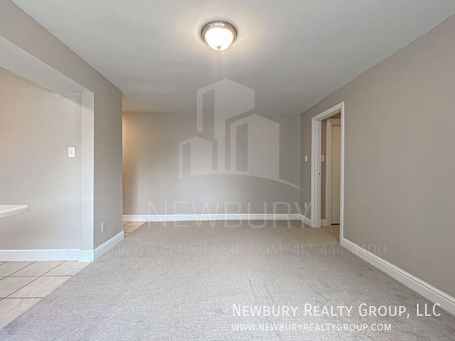 319 San Juan Dr #4 - Photo 5 of 21