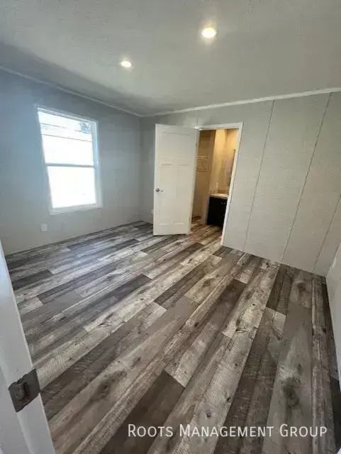 1432 Winona St #1432WN - Photo 4 of 15